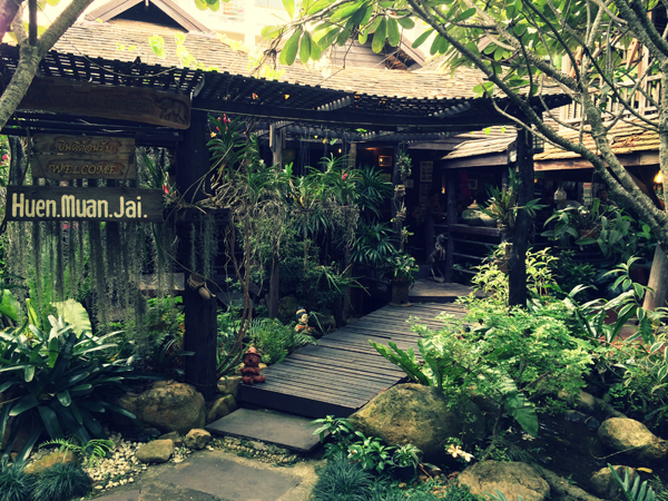 EXOTIC CORNER